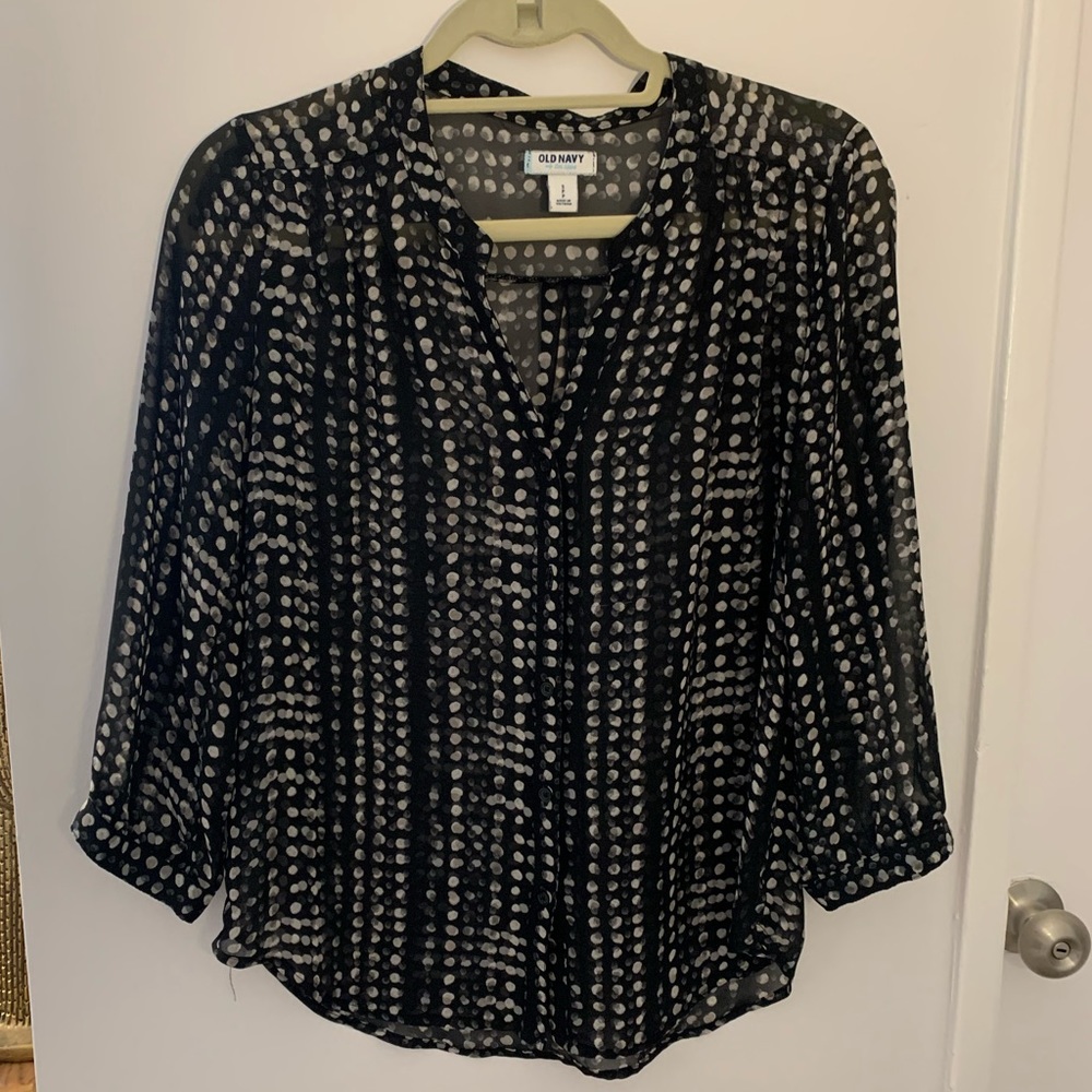 Button down v-neck blouse. Black with grey design